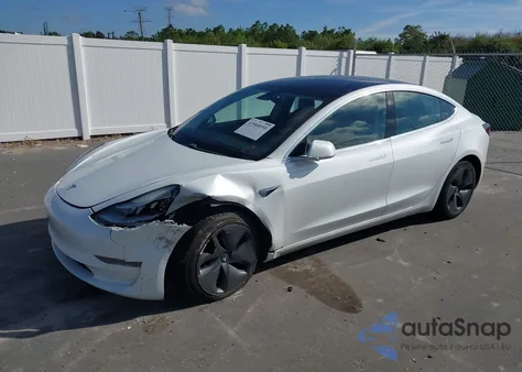 2019 Tesla Model 3 Long Range/Performance z USA, uszkodzony, nr VIN 5YJ3E1EB6KF437391